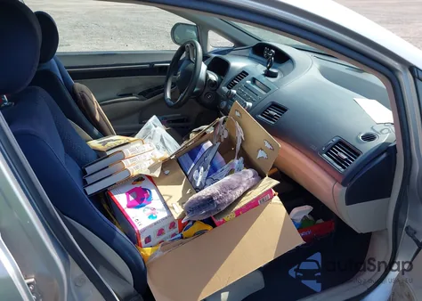 2008 Honda Civic из США, поврежденный, VIN JHMFA36218S000153